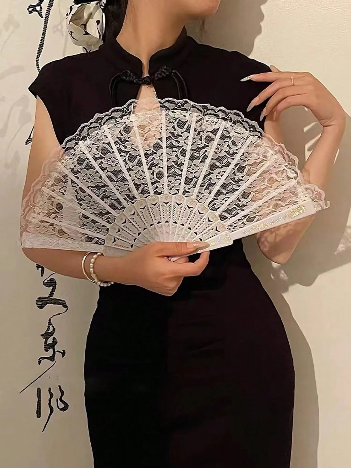 1pc/5pcs/10pcs New Summer Lace Folding Chinese Hand Fan, Suitable For Sisterhood Parties, Women's Wedding Decoration Dance Parties, Festive Gifts, Wall Decoration, Photography Props, Elegant Accessories For Brides And Bridesmaids