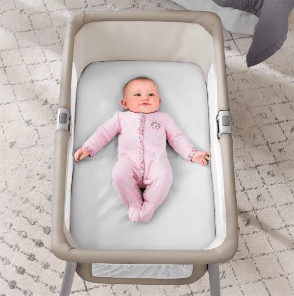 Chicco - LullaGo Portable Bassinet