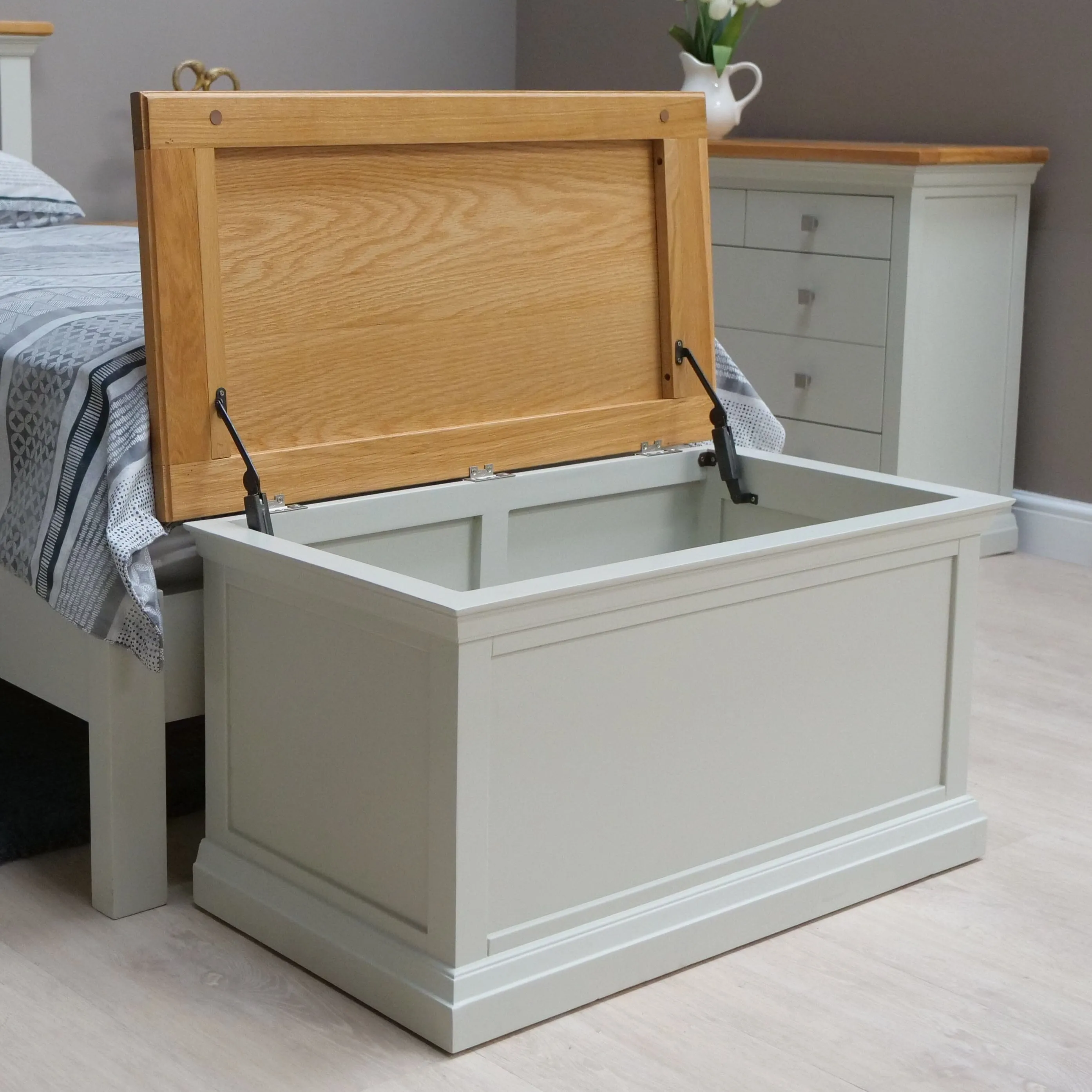 Cotswold Blanket Box