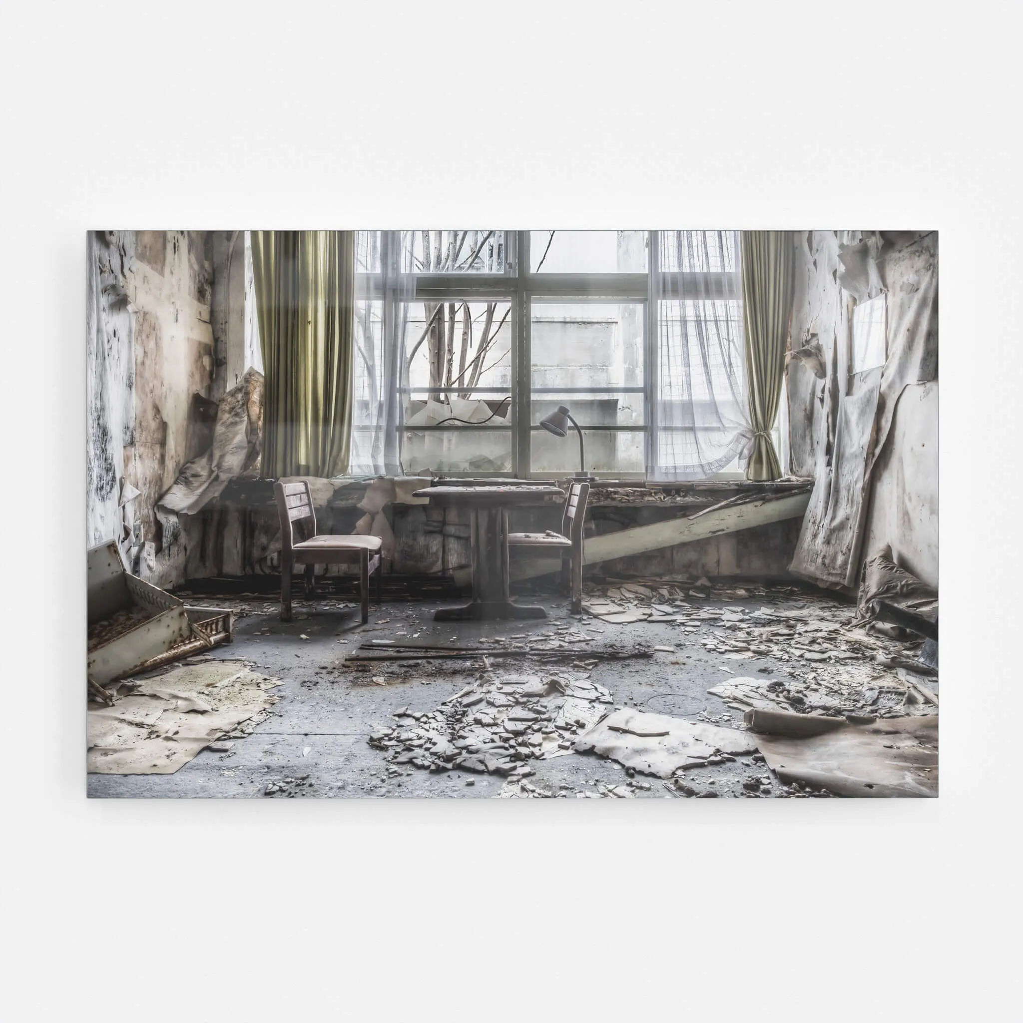 Decaying Tuition Room | Family School Fureai