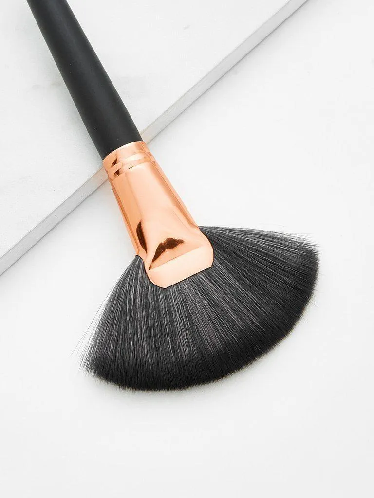 Fan Shaped Makeup Brush