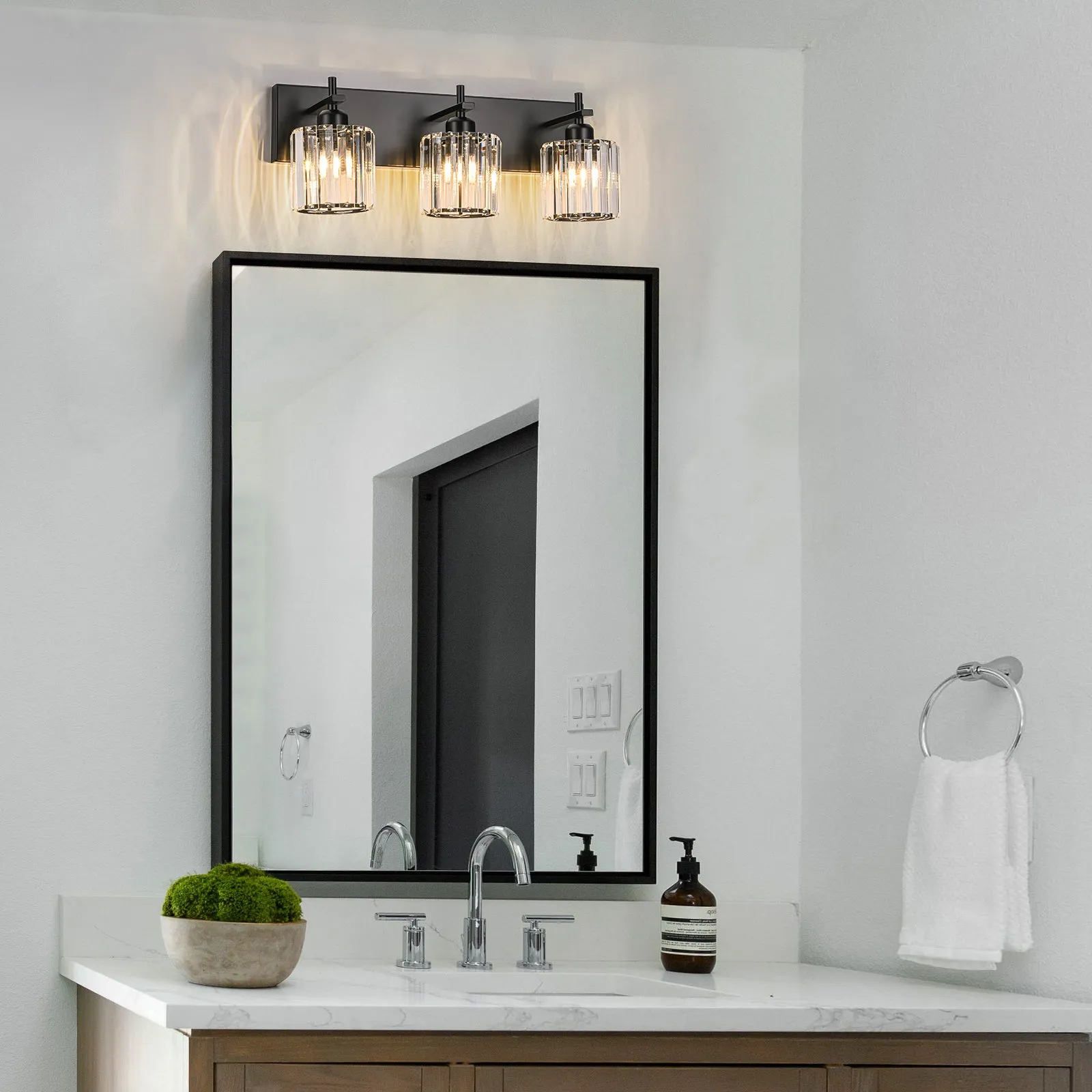 Glowlings 2/3/4/5-Light Modern Matte Black Cylinder Crystal Bathroom Vanity Light Over Mirror