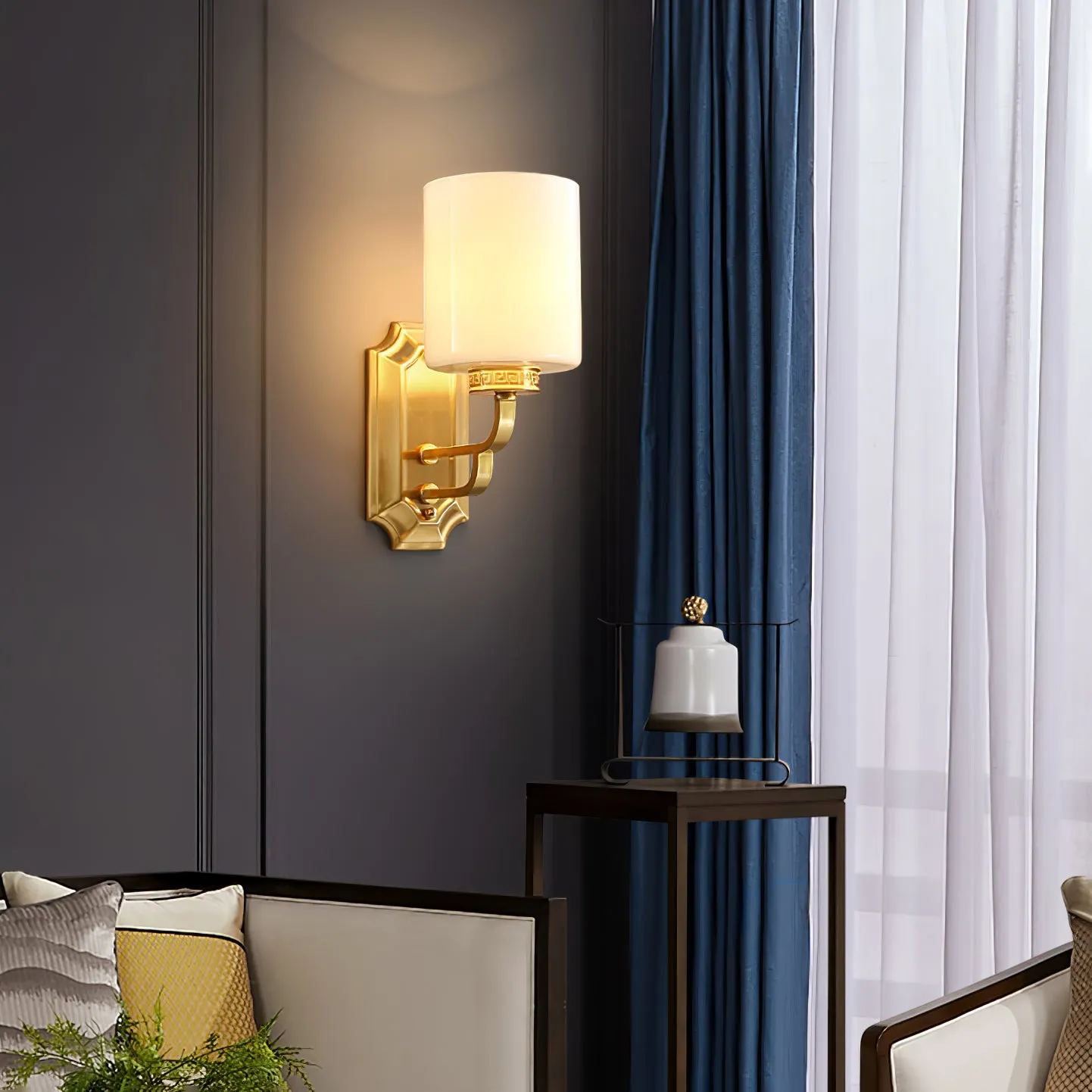 Hamilton Wall Lamp