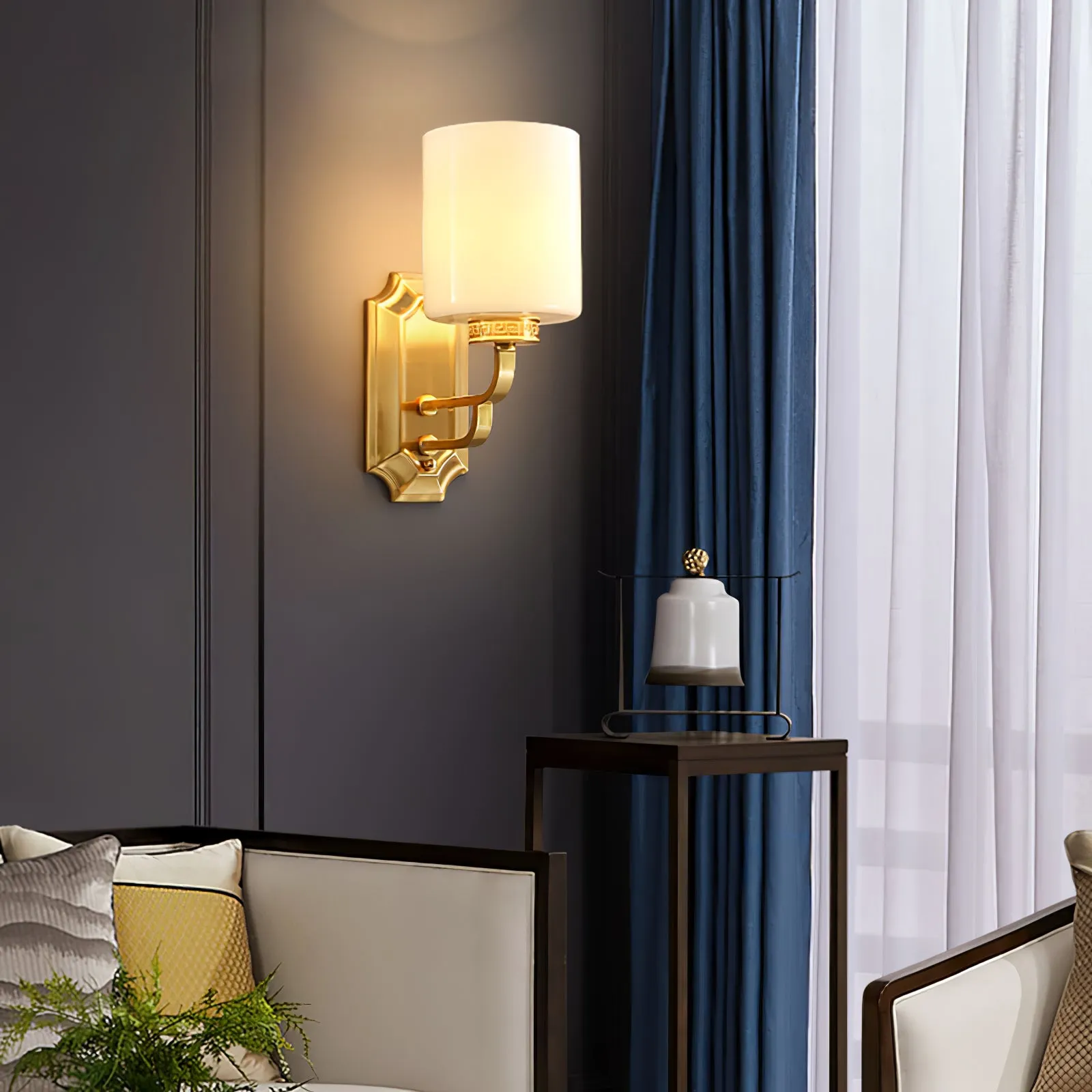 Hamilton Wall Lamp