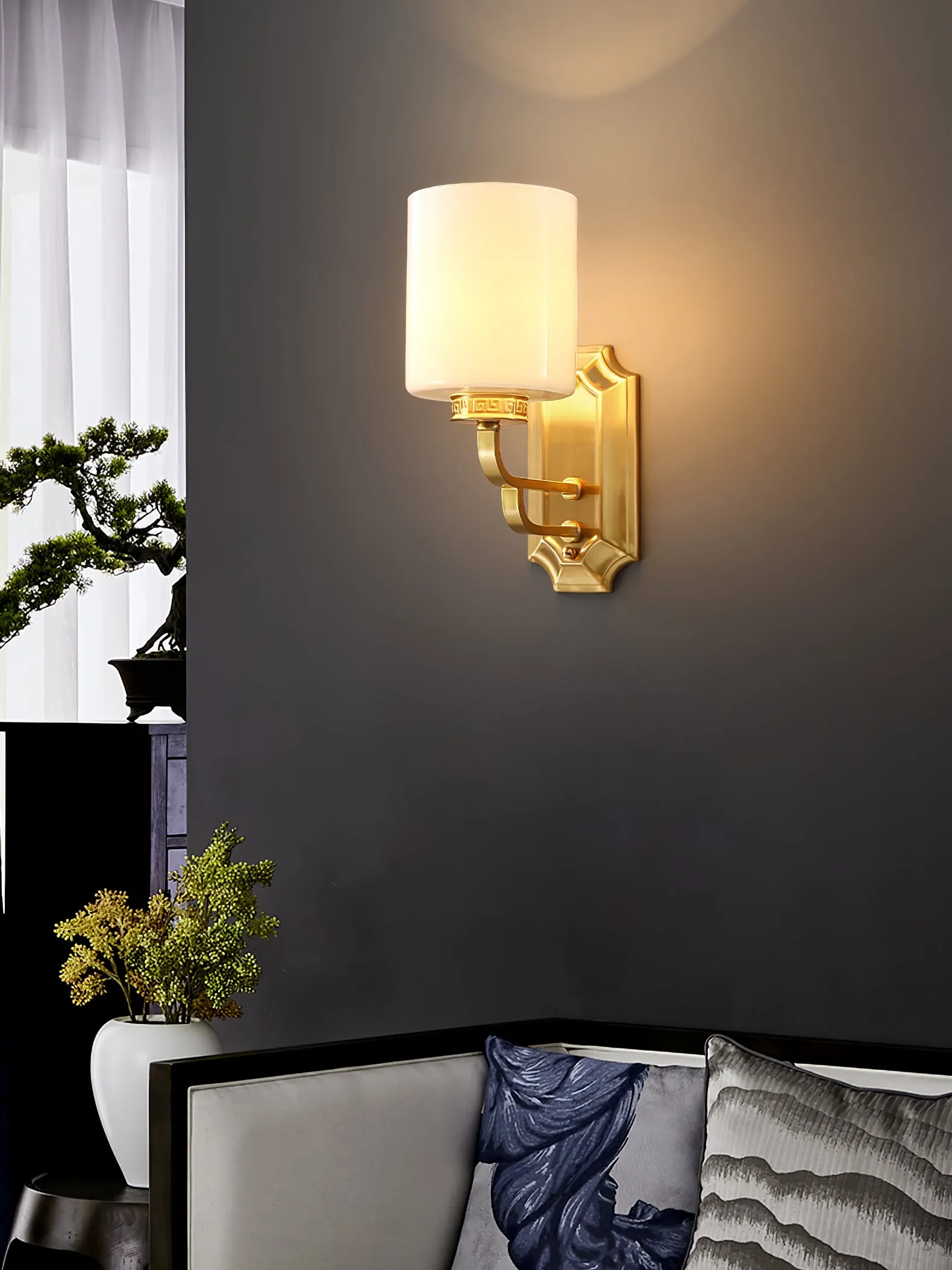 Hamilton Wall Lamp