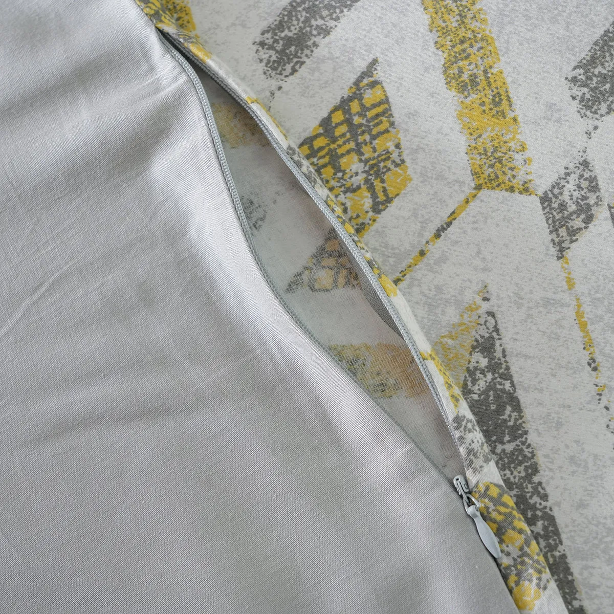 Hues PBS Refined Retro Damascus Duvet Cover