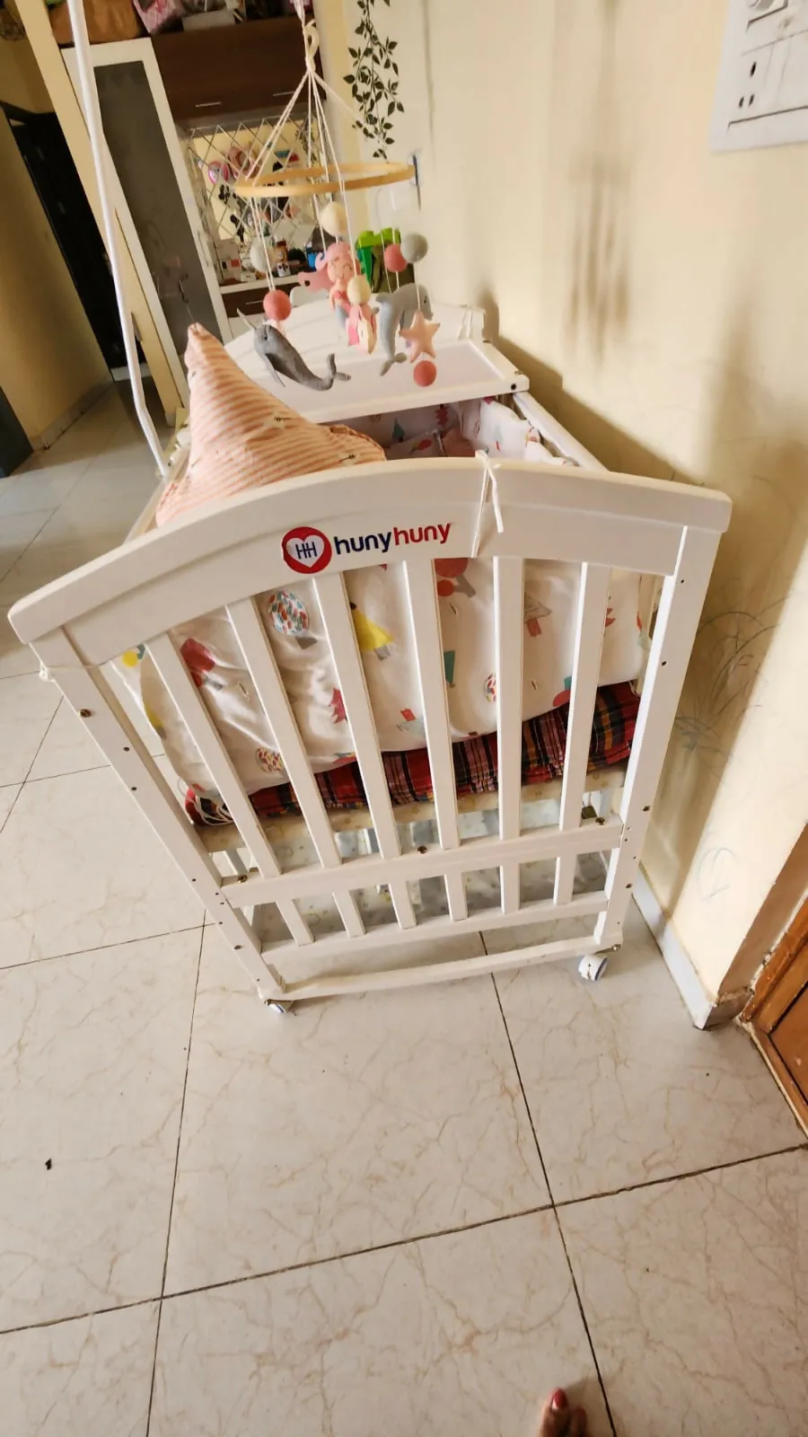 HUNY HUNY 12 in 1 Cot, Dimensions: 120 x 68 x 103 cm