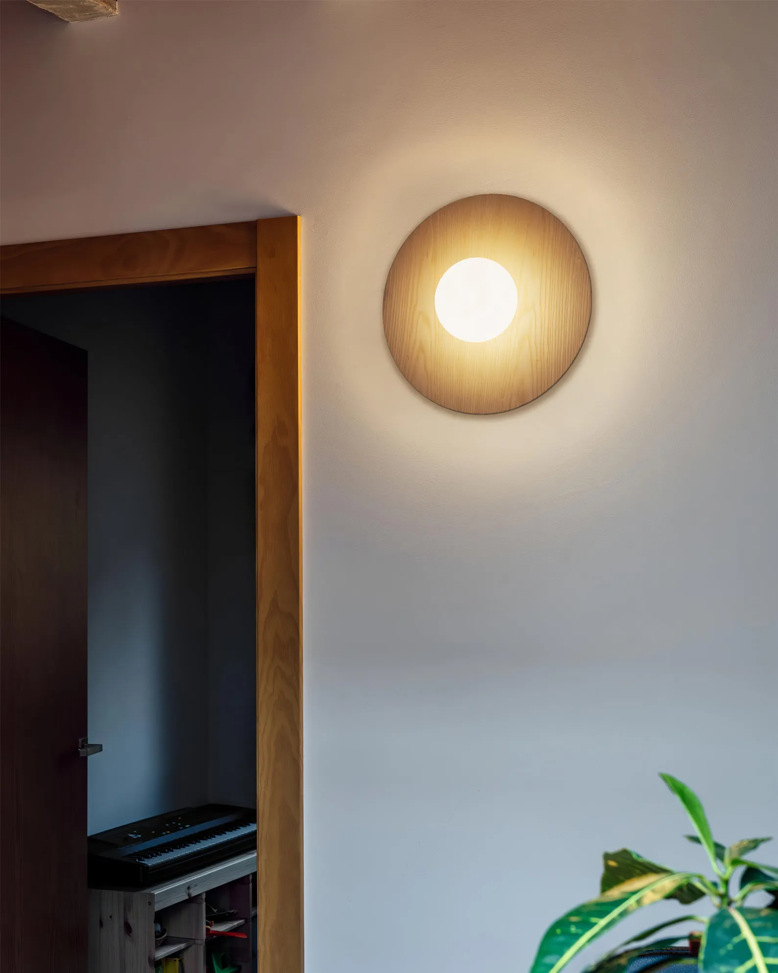 Knock Wall Lamp