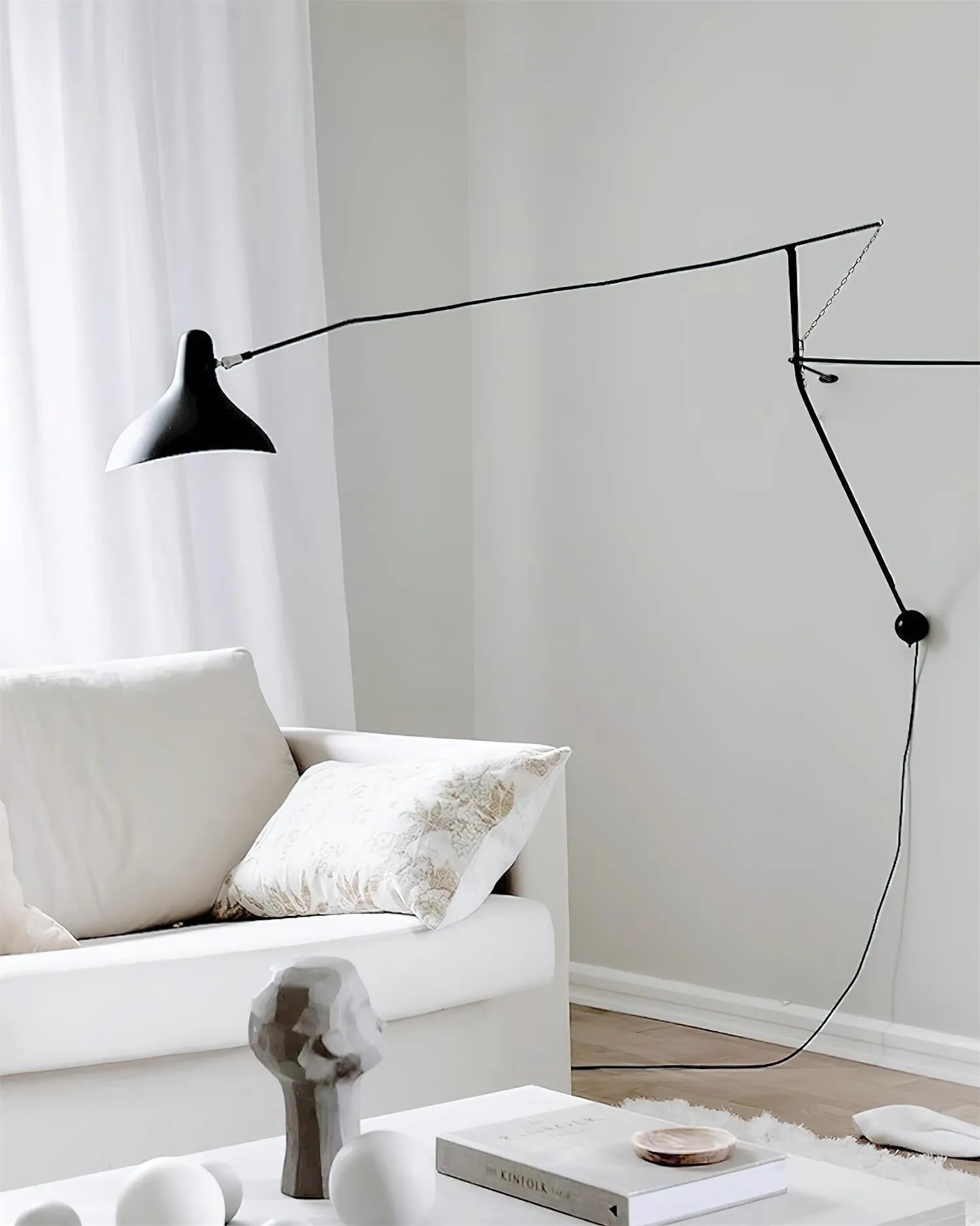 Mantis Black Wall Lamp