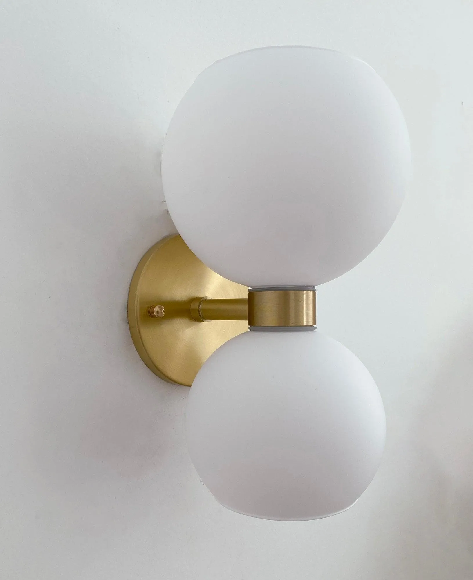 Round Pearl Sconce