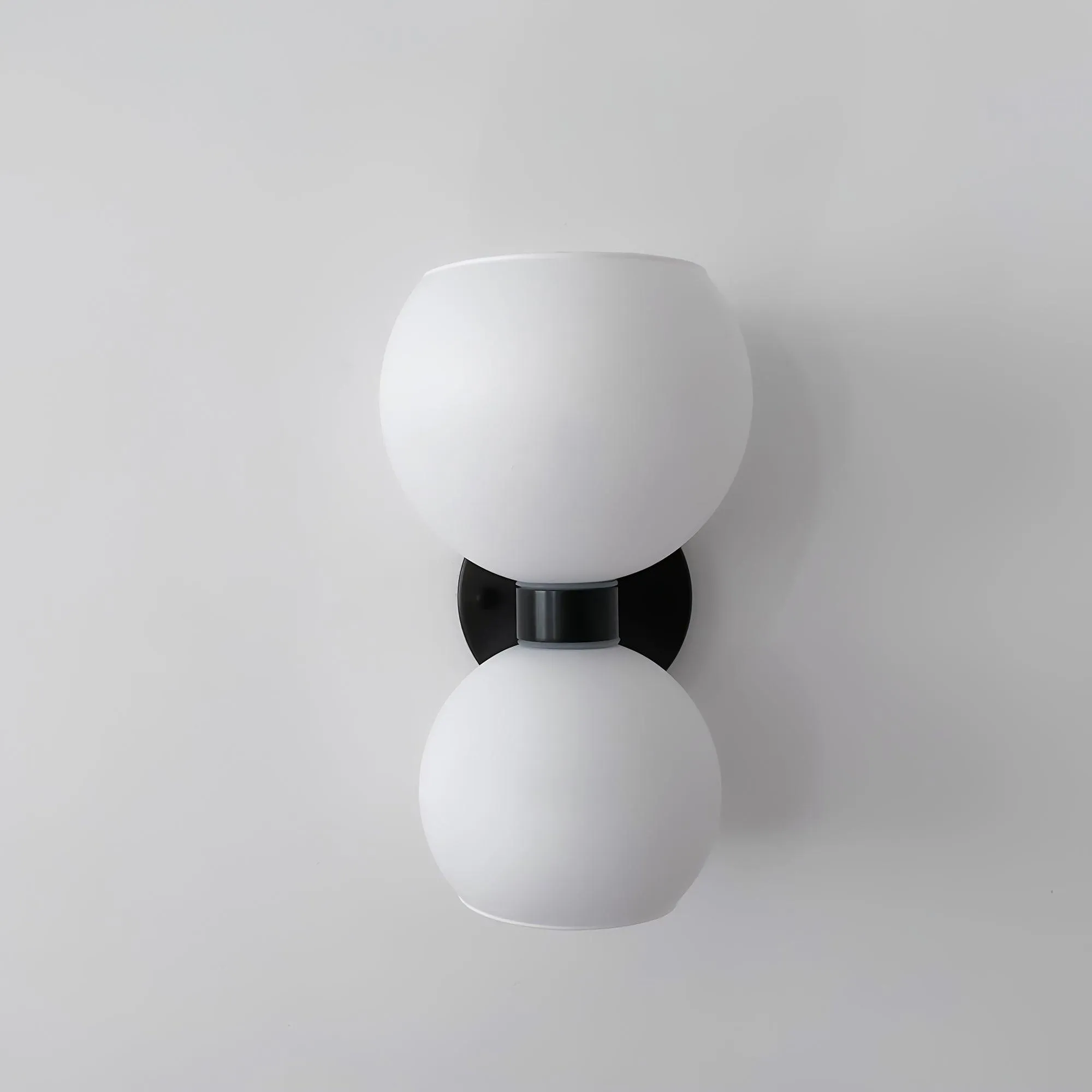 Round Pearl Sconce