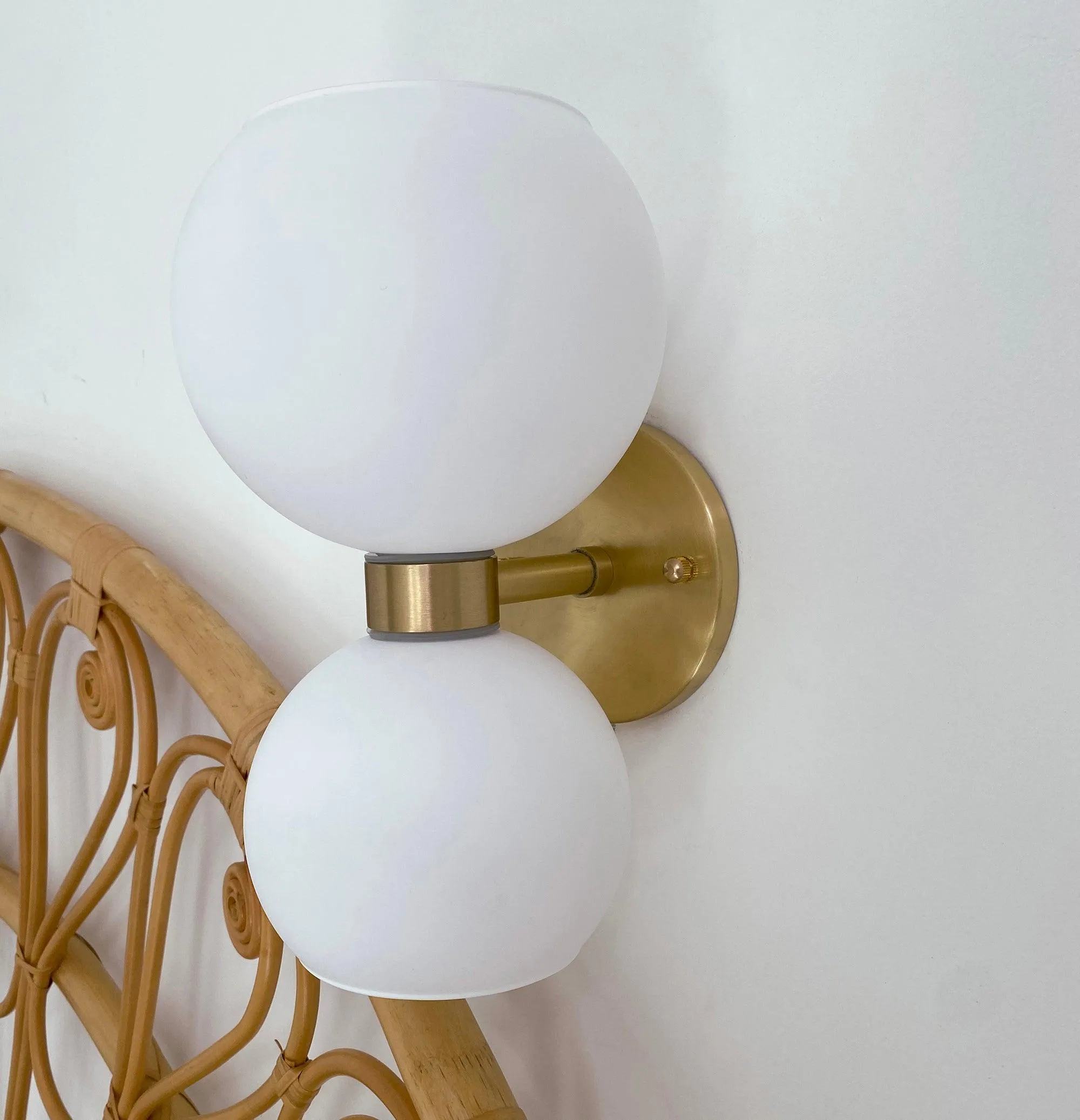 Round Pearl Sconce