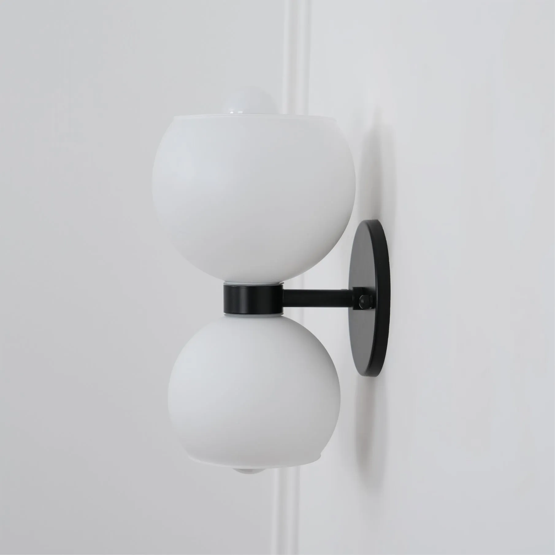 Round Pearl Sconce