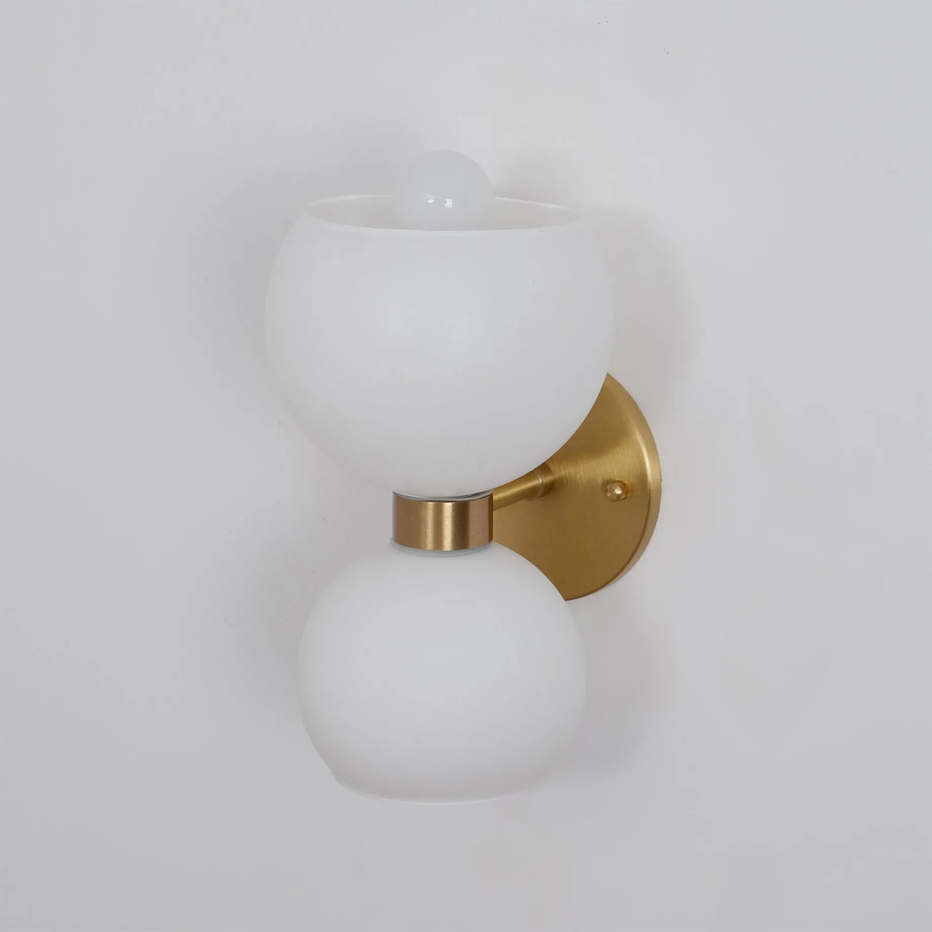 Round Pearl Sconce